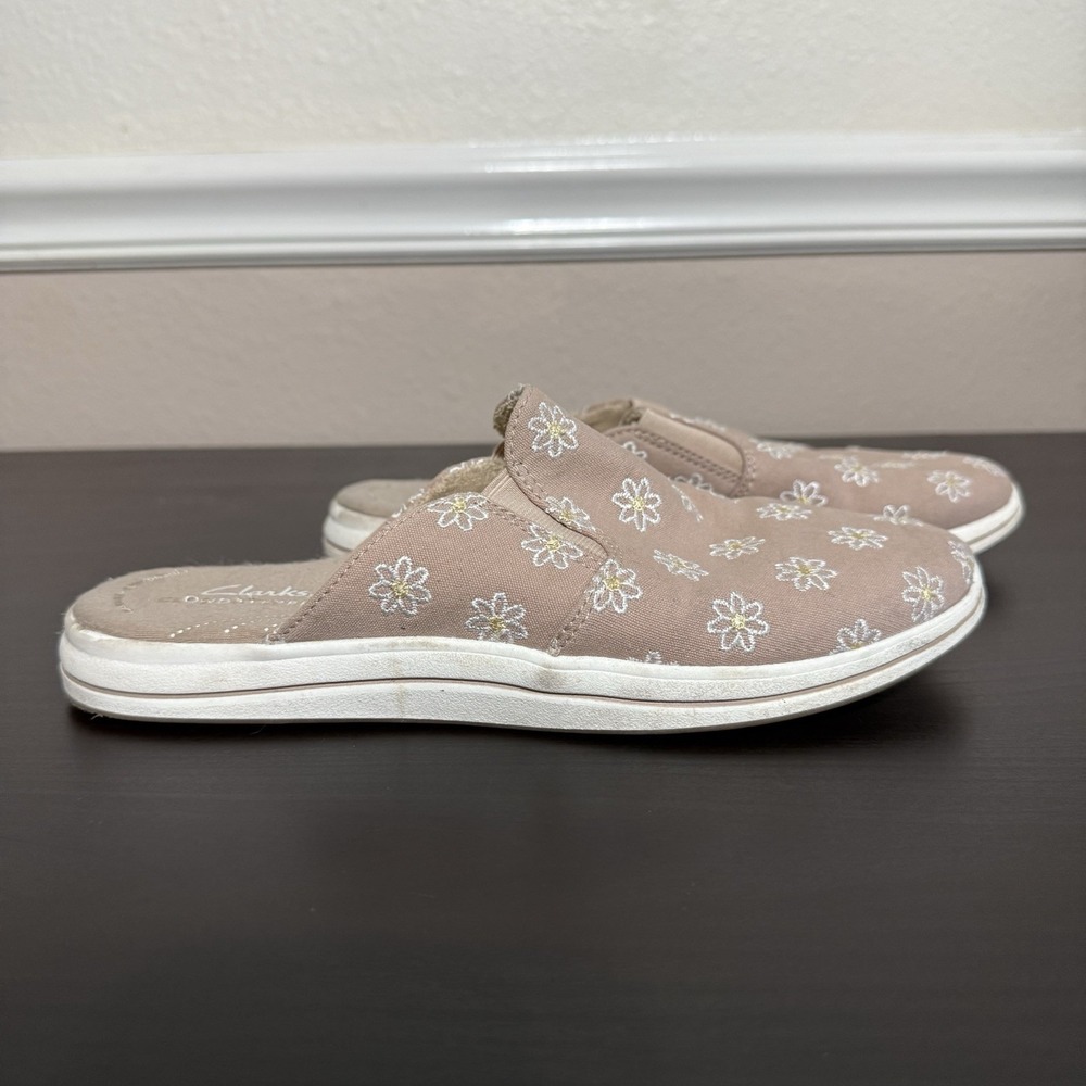 Clarks Cloudsteppers Breeze Shore Slip On‎ Comfort Mules 8 Taupe Floral Stretchy